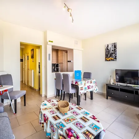 Vitalo 101 Near The Center In , Cleaning Included Apartment *